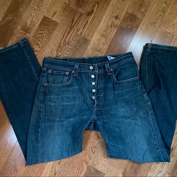 Levi’s 501 button fly blue jeans.  Size 32 - Picture 9 of 9